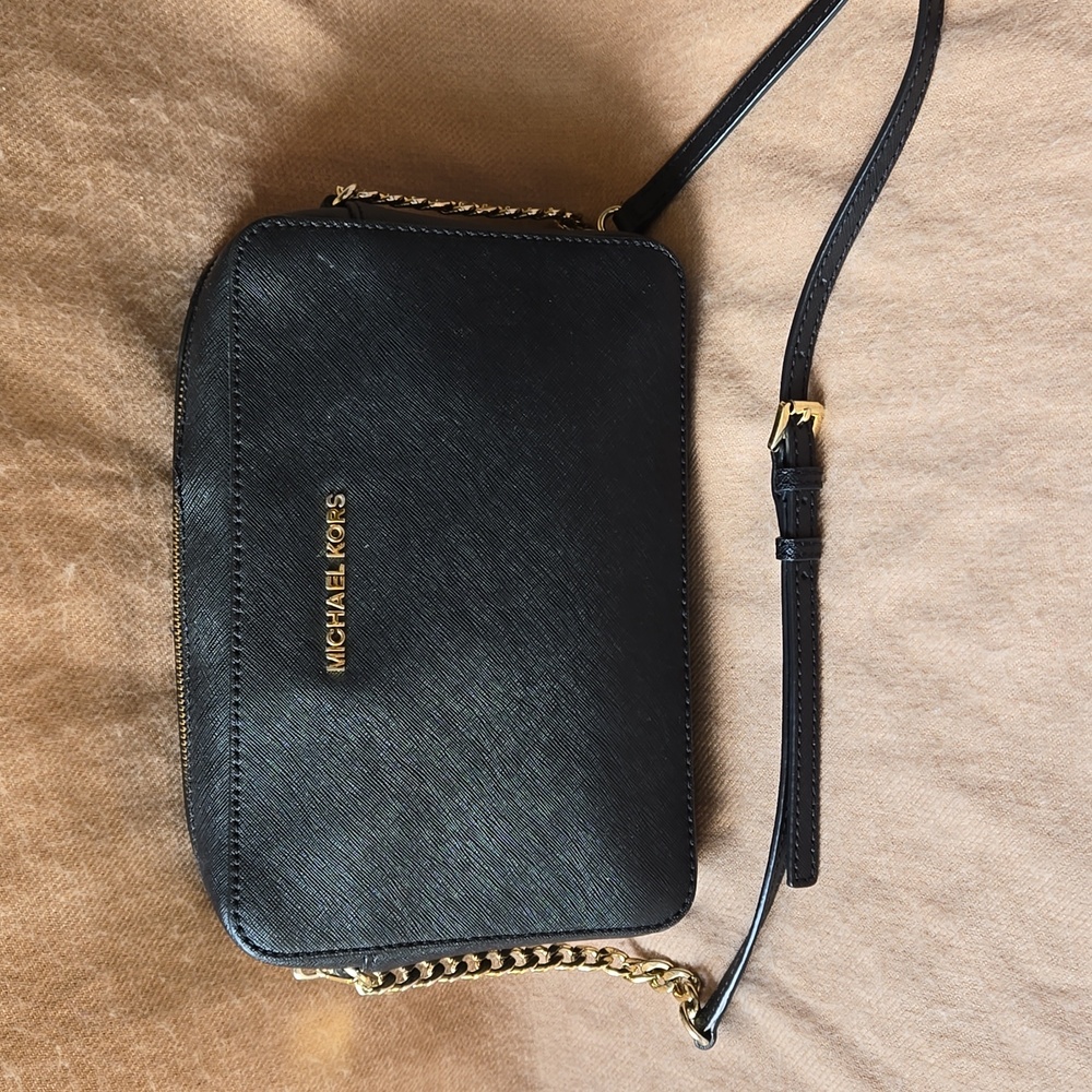 Michael Kors Jetset Crossbody